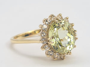 0106: Vintage: 9ct Gold Large Green Topaz Glacier Topaz Halo- beautifully paired cluster ring