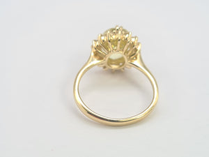 0106: Vintage: 9ct Gold Large Green Topaz Glacier Topaz Halo- beautifully paired cluster ring