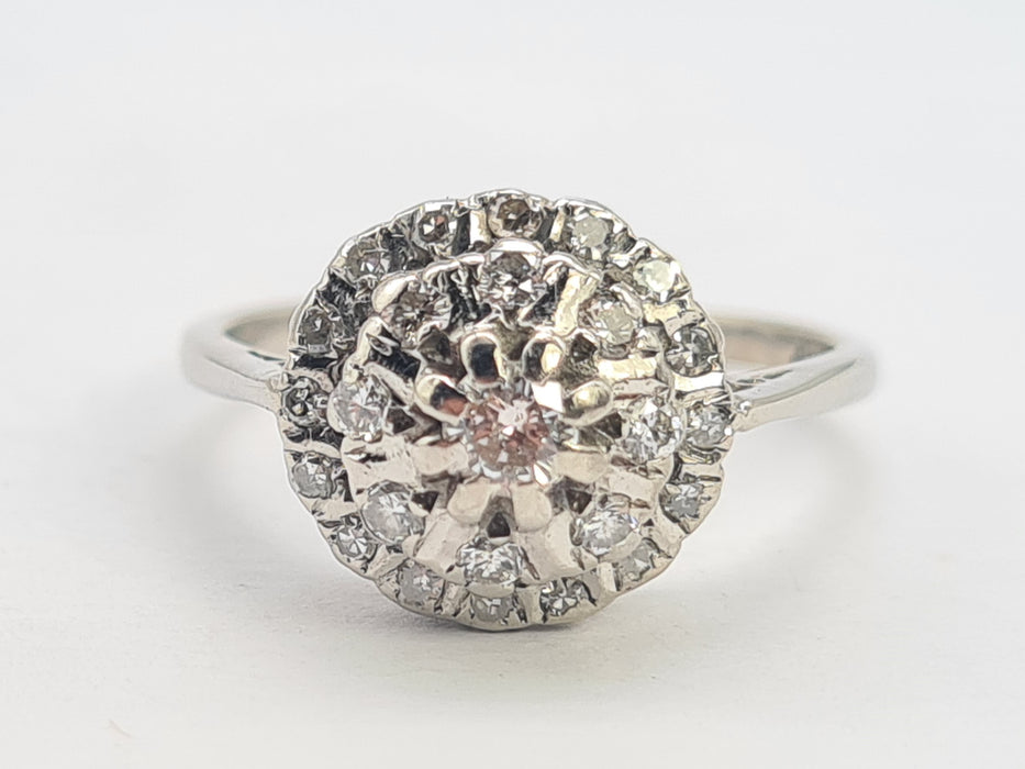 Vintage: 18ct White Gold 25 Diamonds Geometric Cluster Ring — Exquisite