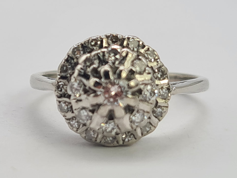 Vintage: 18ct White Gold 25 Diamonds Geometric Cluster Ring — Exquisite