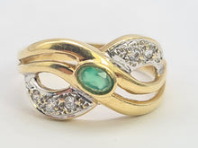 Load image into Gallery viewer, 0401: Vintage: 14ct Gold Emerald Crossover Cocktail Ring - lovely symmetry
