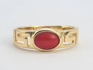 0402: Vintage: 14ct Gold Geometric Set Red Cabochon Coral Signet Ring