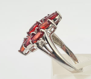 0426: Vintage: 9ct White Gold Red Topaz Diamonds Geometric Set Cocktail Ring