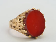 Load image into Gallery viewer, 0486: Vintage: Large Heavy 9ct Gold Red Onyx Signet Ring- Date Mark 1970
