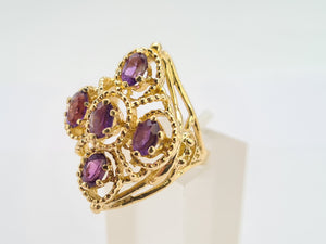 0409: Vintage: 14ct Gold Purple Amethysts Openwork Set Cocktail Ring