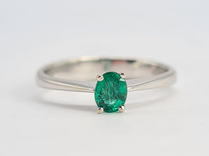 0421: Vintage: 18ct White Gold Emerald Solitaire Dress/Stacker