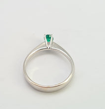 Load image into Gallery viewer, 0421: Vintage: 18ct White Gold Emerald Solitaire Dress/Stacker
