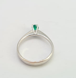 0421: Vintage: 18ct White Gold Emerald Solitaire Dress/Stacker