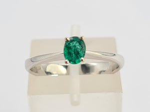 0421: Vintage: 18ct White Gold Emerald Solitaire Dress/Stacker