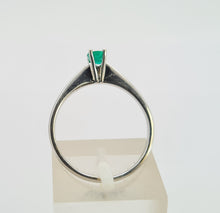 Load image into Gallery viewer, 0421: Vintage: 18ct White Gold Emerald Solitaire Dress/Stacker
