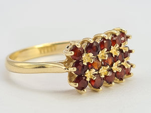 0423: Vintage: 14ct 15 Red Garnets Signet Ring- Lovely symmetry