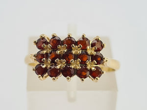 0423: Vintage: 14ct 15 Red Garnets Signet Ring- Lovely symmetry