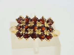 0423: Vintage: 14ct 15 Red Garnets Signet Ring- Lovely symmetry