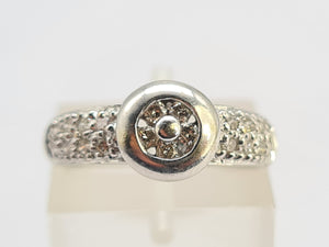 0451: Vintage: 14ct Gold Art Deco Style Diamonds Ring- striking, sparkling, symmetry in