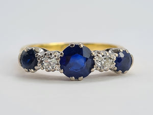 0480: Vintage: 18ct Gold Cornflower Blue Sapphires Trilogy Diamonds Ring- Exquisite