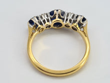 Load image into Gallery viewer, 0480: Vintage: 18ct Gold Cornflower Blue Sapphires Trilogy Diamonds Ring- Exquisite
