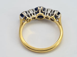 0480: Vintage: 18ct Gold Cornflower Blue Sapphires Trilogy Diamonds Ring- Exquisite