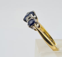 Load image into Gallery viewer, 0480: Vintage: 18ct Gold Cornflower Blue Sapphires Trilogy Diamonds Ring- Exquisite
