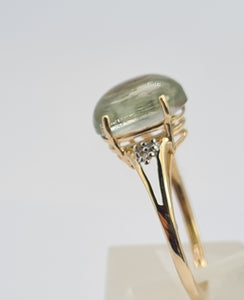 0219 Vintage 9ct Gold Green Quartz 2 Diamonds