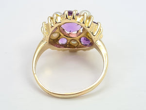 0462: Vintage: 9ct Gold Lilac Amethysts Pearls Flower Head Ring- beautifully matched