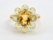 Load image into Gallery viewer, 0510: Vintage 9ct Gold Orange Citrine Peridots Flower Head Ring-Splendid
