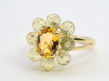 Load image into Gallery viewer, 0510: Vintage 9ct Gold Orange Citrine Peridots Flower Head Ring-Splendid
