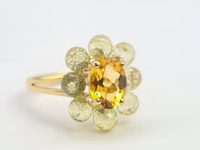 Load image into Gallery viewer, 0510: Vintage 9ct Gold Orange Citrine Peridots Flower Head Ring-Splendid
