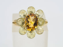 Load image into Gallery viewer, 0510: Vintage 9ct Gold Orange Citrine Peridots Flower Head Ring-Splendid
