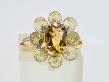 Load image into Gallery viewer, 0510: Vintage 9ct Gold Orange Citrine Peridots Flower Head Ring-Splendid
