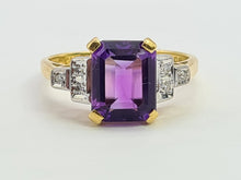 Load image into Gallery viewer, 0516: Vintage 18ct Gold Emerald Cut Amethyst 6 Diamonds Trefoil Set Ring- Date-Mark 1967
