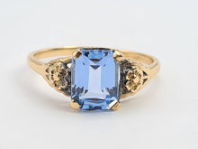 Load image into Gallery viewer, 0520: Vintage 9ct Gold  Emerald Cut Persian Blue Topaz Solitaire
