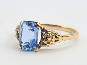 0520: Vintage 9ct Gold  Emerald Cut Persian Blue Topaz Solitaire