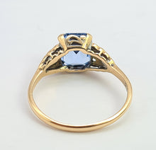 Load image into Gallery viewer, 0520: Vintage 9ct Gold  Emerald Cut Persian Blue Topaz Solitaire
