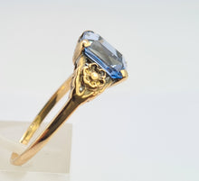 Load image into Gallery viewer, 0520: Vintage 9ct Gold  Emerald Cut Persian Blue Topaz Solitaire
