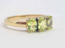 Load image into Gallery viewer, 0521: Vintage 9ct Gold Lime Green Peridot Trilogy- gorgeous
