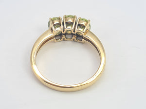 0521: Vintage 9ct Gold Lime Green Peridot Trilogy- gorgeous