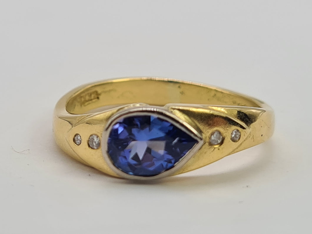 0543: Vintage: 18ct Gold Deep Violet Blue Pear Cut Tanzanite Diamond's Ring- cool eye candy