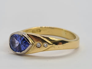 0543: Vintage: 18ct Gold Deep Violet Blue Pear Cut Tanzanite Diamond's Ring- cool eye candy