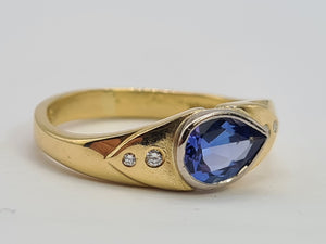 0543: Vintage: 18ct Gold Deep Violet Blue Pear Cut Tanzanite Diamond's Ring- cool eye candy