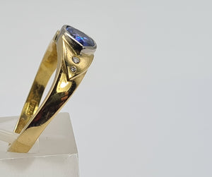 0543: Vintage: 18ct Gold Deep Violet Blue Pear Cut Tanzanite Diamond's Ring- cool eye candy