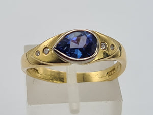 0543: Vintage: 18ct Gold Deep Violet Blue Pear Cut Tanzanite Diamond's Ring- cool eye candy