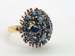 0646: Vintage: 18ct  Gold Blue Sapphires Statement Cocktail Ring