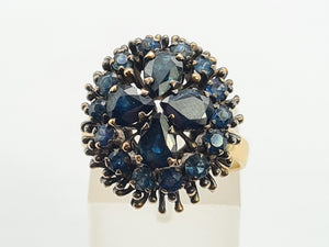 0646: Vintage: 18ct  Gold Blue Sapphires Statement Cocktail Ring