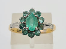 Cargar imagen en el visor de la galería, 0651: Vintage: 18ct Gold Emeralds Flower Head Ring- white gold detail on shoulders
