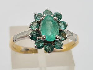 0651: Vintage: 18ct Gold Emeralds Flower Head Ring- white gold detail on shoulders