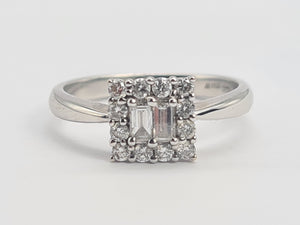 0041: Vintage: 18ct White Gold Geometric Set Diamonds (0.41ct) Ring