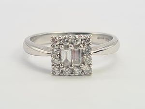 0041: Vintage: 18ct White Gold Geometric Set Diamonds (0.41ct) Ring