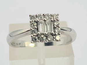 0041: Vintage: 18ct White Gold Geometric Set Diamonds (0.41ct) Ring