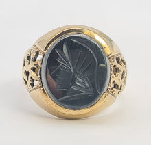 Load image into Gallery viewer, 0081: Vintage: 9ct Gold Centurion Hematite Signet Ring- Date-Mark 1986
