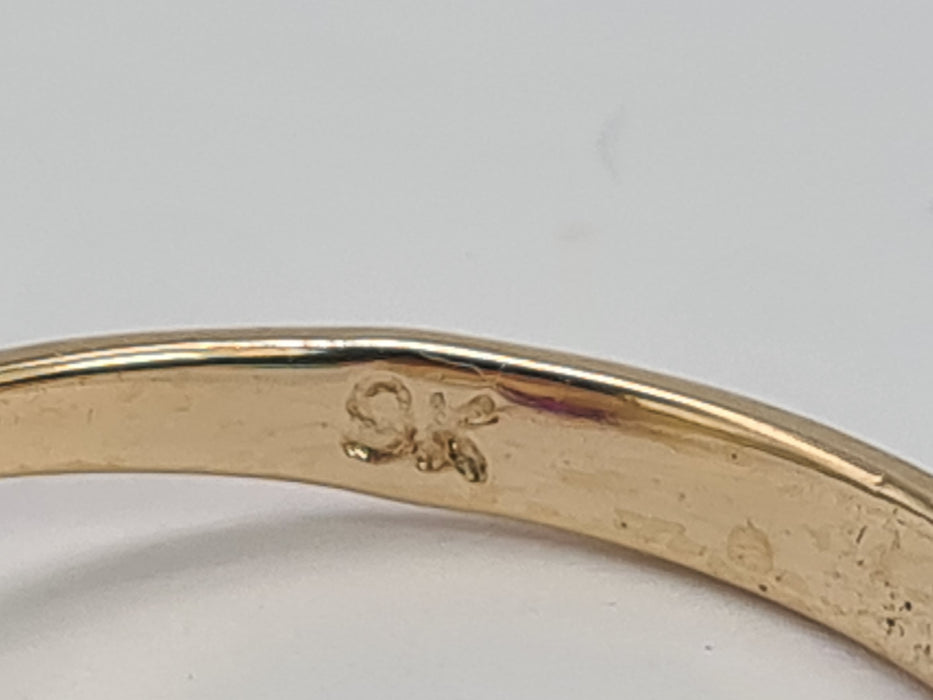 Vintage: 9ct Yellow Gold Purple Sapphire Ring